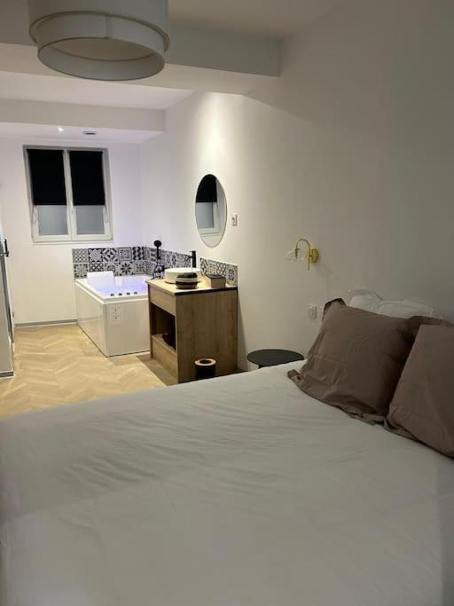 מולאן Appartement Spa 2 Pers-Couteliers-Centre Ville מראה חיצוני תמונה